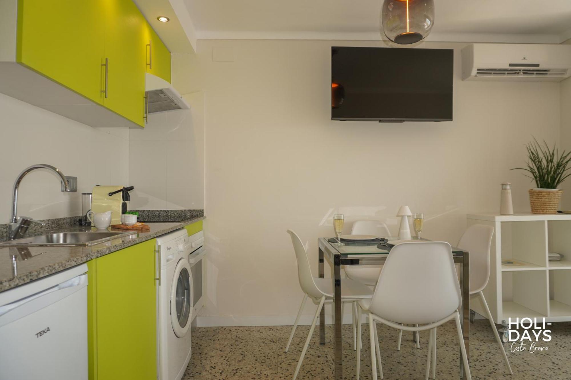 Apartment Holidays P14 Sea View *